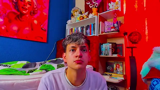 GabyThoms online show from February 2025 05:31:01 PM