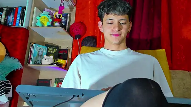 GabyThoms online show from March 2025 04:45:01 AM