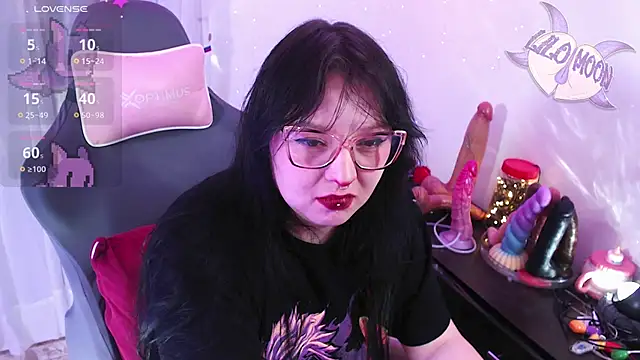 Snapshot of LiloMoon69 chatting on April 2026 02:51:02 AM LiloMoon69 online show from April 2026 02:51:02 AM