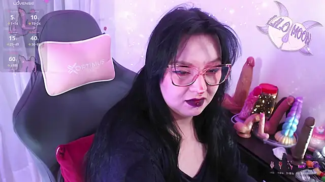 Snapshot of LiloMoon69 chatting on April 2026 01:26:01 AM LiloMoon69 online show from April 2026 01:26:01 AM