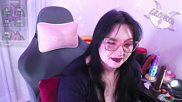Snapshot of LiloMoon69 chatting on April 2026 02:27:02 AM LiloMoon69 online show from April 2026 02:27:02 AM