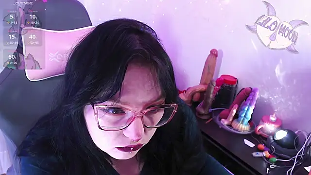 Snapshot of LiloMoon69 chatting on May 2026 03:22:01 AM LiloMoon69 online show from May 2026 03:22:01 AM