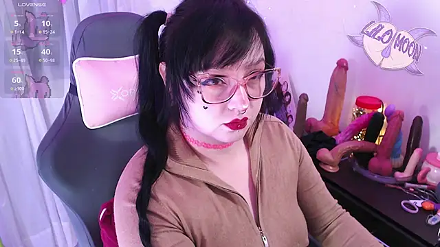 Snapshot of LiloMoon69 chatting on May 2026 03:34:01 AM LiloMoon69 online show from May 2026 03:34:01 AM