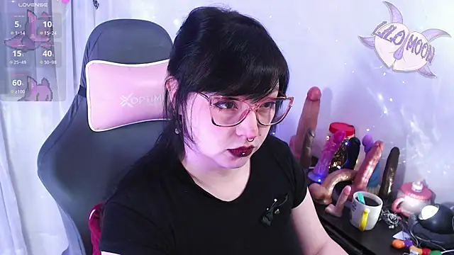 Snapshot of LiloMoon69 chatting on May 2026 05:14:02 AM LiloMoon69 online show from May 2026 05:14:02 AM