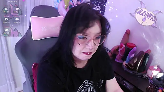 Snapshot of LiloMoon69 chatting on May 2026 10:44:01 AM LiloMoon69 online show from May 2026 10:44:01 AM