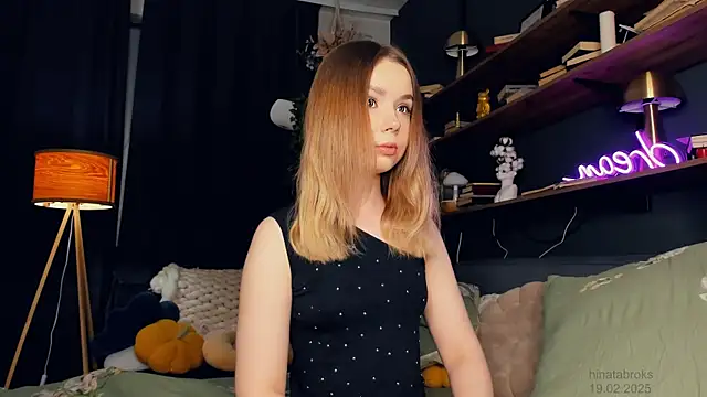 DominikaElis online show from February 2025 08:31:01 PM