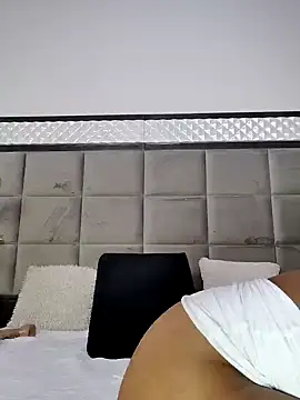 Snapshot of OliviaBurning chatting on February 2025 01:44:02 AM OliviaBurning online show from February 2025 01:44:02 AM