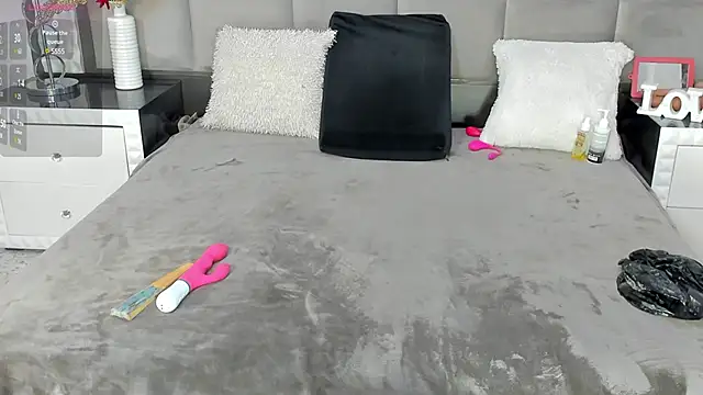 Snapshot of OliviaBurning chatting on March 2025 07:22:01 PM OliviaBurning online show from March 2025 07:22:01 PM