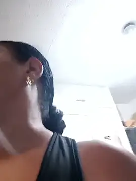 Snapshot of OliviaBurning chatting on November 2025 07:37:01 PM OliviaBurning online show from November 2025 07:37:01 PM