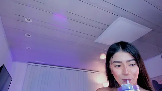 Snapshot of amelie_jhons chatting on January 2025 01:58:02 AM amelie jhons online show from January 2025 01:58:02 AM