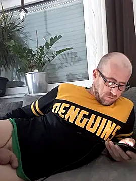 DonKazik online show from October 2025 01:28:01 PM