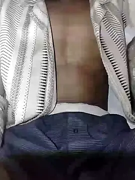 Snapshot of PineappleSkeyes chatting on January 2025 11:48:02 PM PineappleSkeyes online show from January 2025 11:48:02 PM