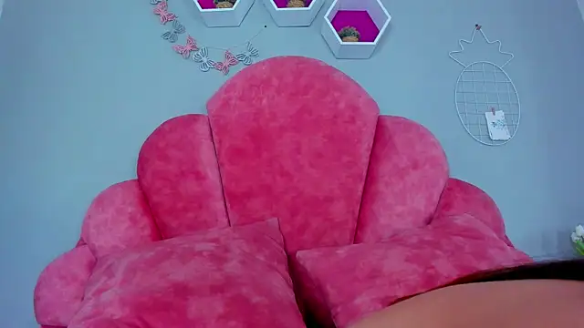 Snapshot of EngelStone chatting on February 2025 10:48:01 PM EngelStone online show from February 2025 10:48:01 PM