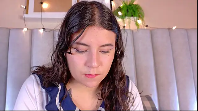 Snapshot of EngelStone chatting on September 2025 07:38:01 PM EngelStone online show from September 2025 07:38:01 PM