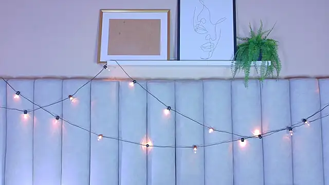 Snapshot of EngelStone chatting on December 2025 07:32:01 PM EngelStone online show from December 2025 07:32:01 PM