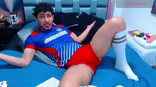 Snapshot of Piggy_Eddy chatting on December 2024 12:54:02 AM Piggy Eddy online show from December 2024 12:54:02 AM