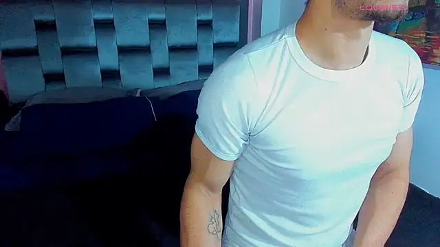 Snapshot of Piggy_Eddy chatting on January 2025 12:52:02 AM Piggy Eddy online show from January 2025 12:52:02 AM