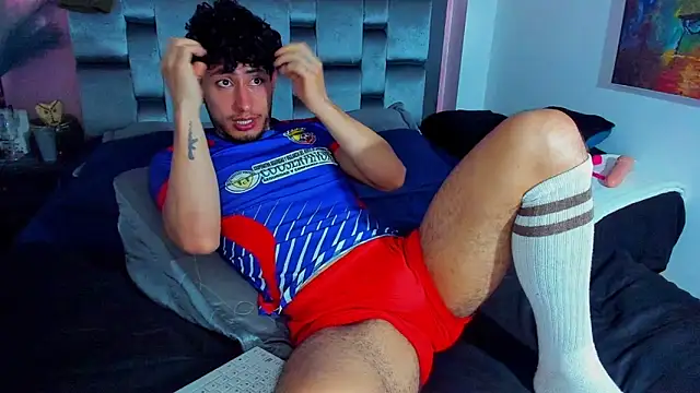 Snapshot of Piggy_Eddy chatting on February 2025 01:08:02 PM Piggy Eddy online show from February 2025 01:08:02 PM