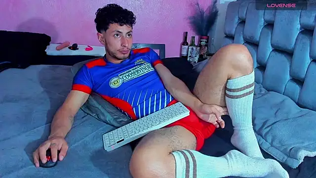 Snapshot of Piggy_Eddy chatting on March 2025 02:06:02 AM Piggy Eddy online show from March 2025 02:06:02 AM