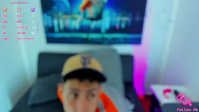 Piggy Eddy online show from November 2025 02:43:02 PM