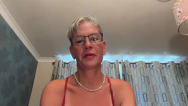 JennyHazel1 online show from September 2025 01:00:01 PM