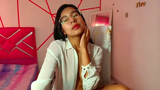 Snapshot of _Jessi29_ chatting on January 2025 02:17:02 PM  Jessi29  online show from January 2025 02:17:02 PM