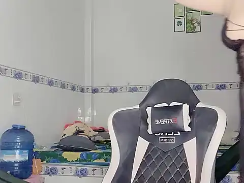 family196 online show from September 2025 04:17:02 AM