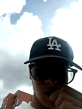 Snapshot of Cuervo_maniaco chatting on December 2024 03:25:02 PM Cuervo maniaco online show from December 2024 03:25:02 PM