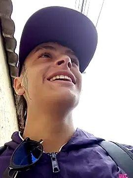 Snapshot of Cuervo_maniaco chatting on December 2024 05:42:01 PM Cuervo maniaco online show from December 2024 05:42:01 PM