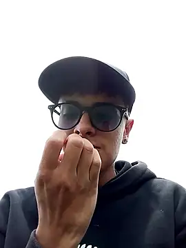 Snapshot of Cuervo_maniaco chatting on February 2025 05:53:02 PM Cuervo maniaco online show from February 2025 05:53:02 PM