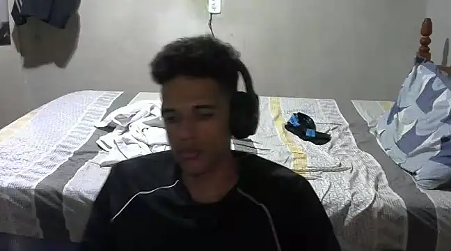 Snapshot of RenziTatte chatting on December 2024 01:54:01 AM RenziTatte online show from December 2024 01:54:01 AM