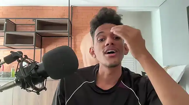 Snapshot of RenziTatte chatting on March 2025 07:15:02 PM RenziTatte online show from March 2025 07:15:02 PM