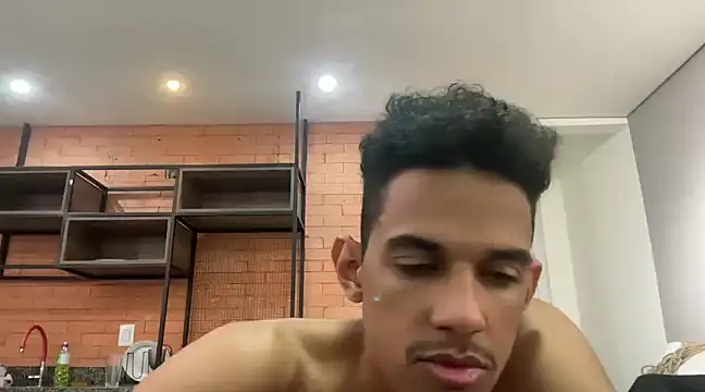 Snapshot of RenziTatte chatting on March 2025 11:58:02 PM RenziTatte online show from March 2025 11:58:02 PM