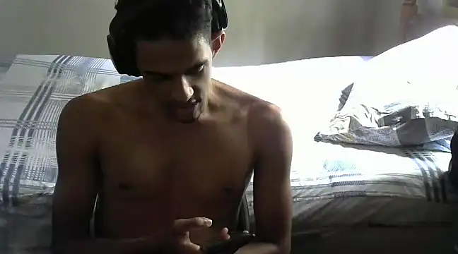 Snapshot of RenziTatte chatting on March 2025 03:09:02 PM RenziTatte online show from March 2025 03:09:02 PM