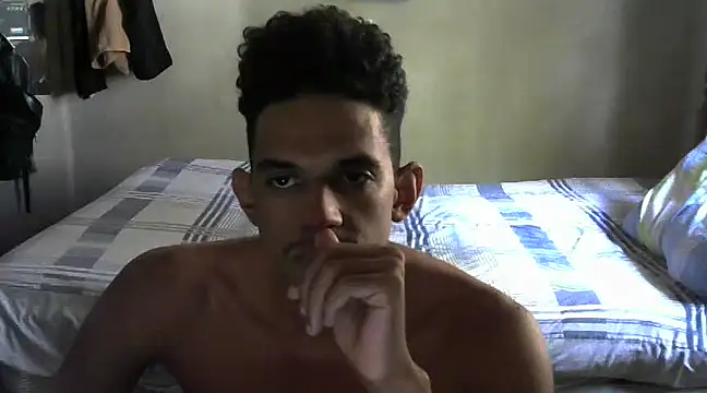 Snapshot of RenziTatte chatting on March 2025 07:11:02 PM RenziTatte online show from March 2025 07:11:02 PM