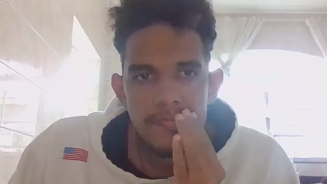 Snapshot of RenziTatte chatting on September 2025 12:40:01 PM RenziTatte online show from September 2025 12:40:01 PM