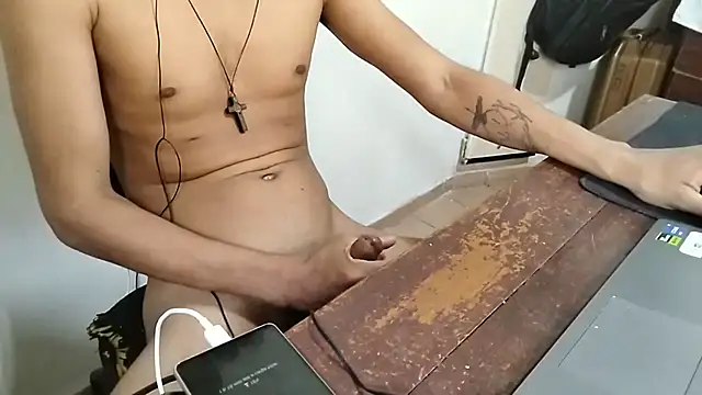 Snapshot of RenziTatte chatting on October 2025 03:03:01 PM RenziTatte online show from October 2025 03:03:01 PM