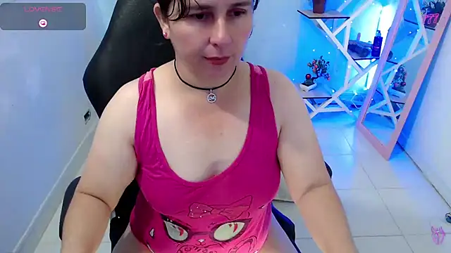 victoria jones online show from February 2026 12:04:02 PM