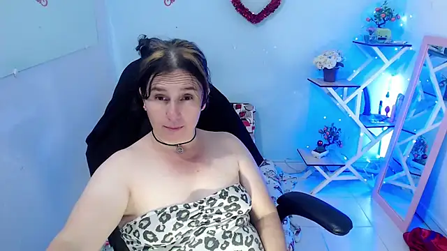 victoria jones online show from February 2026 02:21:02 PM