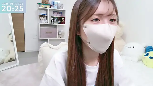 Snapshot of -SHINON- chatting on May 2026 11:27:02 AM -SHINON- online show from May 2026 11:27:02 AM