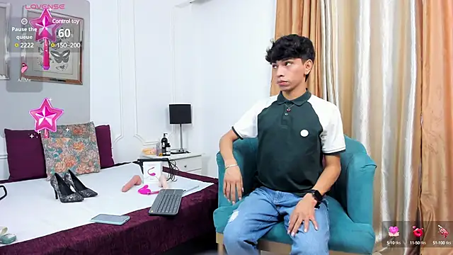 Snapshot of Santy_carrington chatting on January 2025 02:25:02 PM Santy carrington online show from January 2025 02:25:02 PM