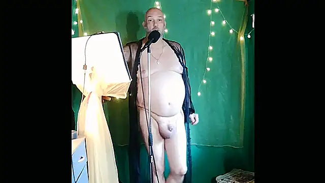 Snapshot of ShamelessMan chatting on June 2026 06:32:01 PM ShamelessMan online show from June 2026 06:32:01 PM