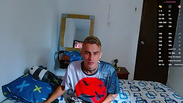 Snapshot of bray_hotboy777 chatting on November 2025 07:10:01 PM bray hotboy777 online show from November 2025 07:10:01 PM