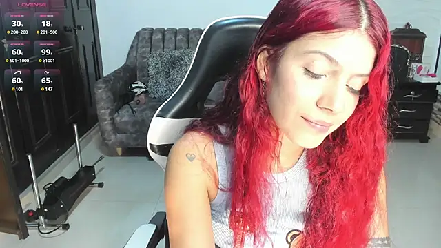 Snapshot of EroticAzir chatting on January 2025 02:25:01 AM EroticAzir online show from January 2025 02:25:01 AM