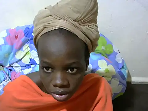 Snapshot of Thicky_kyla chatting on May 2026 12:12:02 PM Thicky kyla online show from May 2026 12:12:02 PM