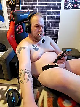 PupW0lfy online show from February 2025 02:59:01 PM