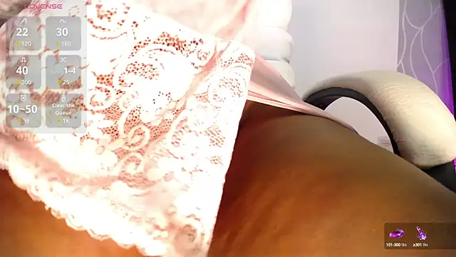 Snapshot of Britanymooree chatting on December 2024 12:40:02 AM Britanymooree online show from December 2024 12:40:02 AM