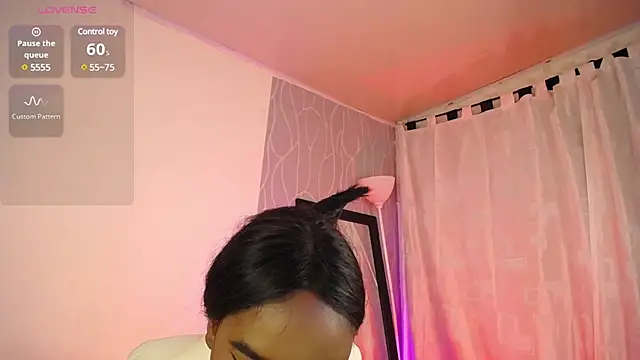 Snapshot of Britanymooree chatting on January 2025 01:33:01 AM Britanymooree online show from January 2025 01:33:01 AM