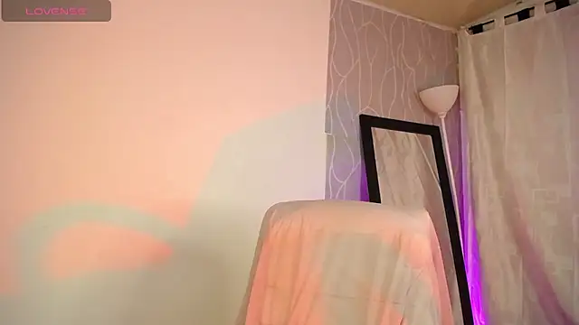 Snapshot of Britanymooree chatting on February 2025 12:38:02 AM Britanymooree online show from February 2025 12:38:02 AM