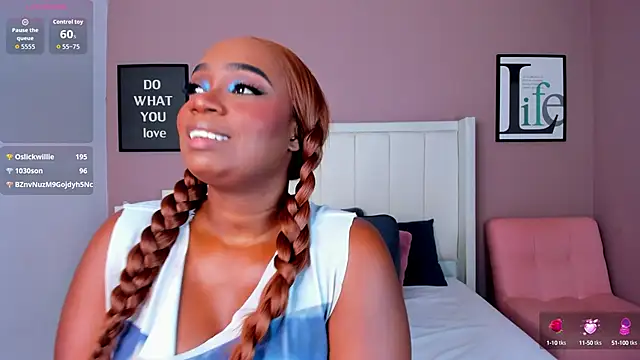 Snapshot of Britanymooree chatting on September 2025 07:51:02 PM Britanymooree online show from September 2025 07:51:02 PM